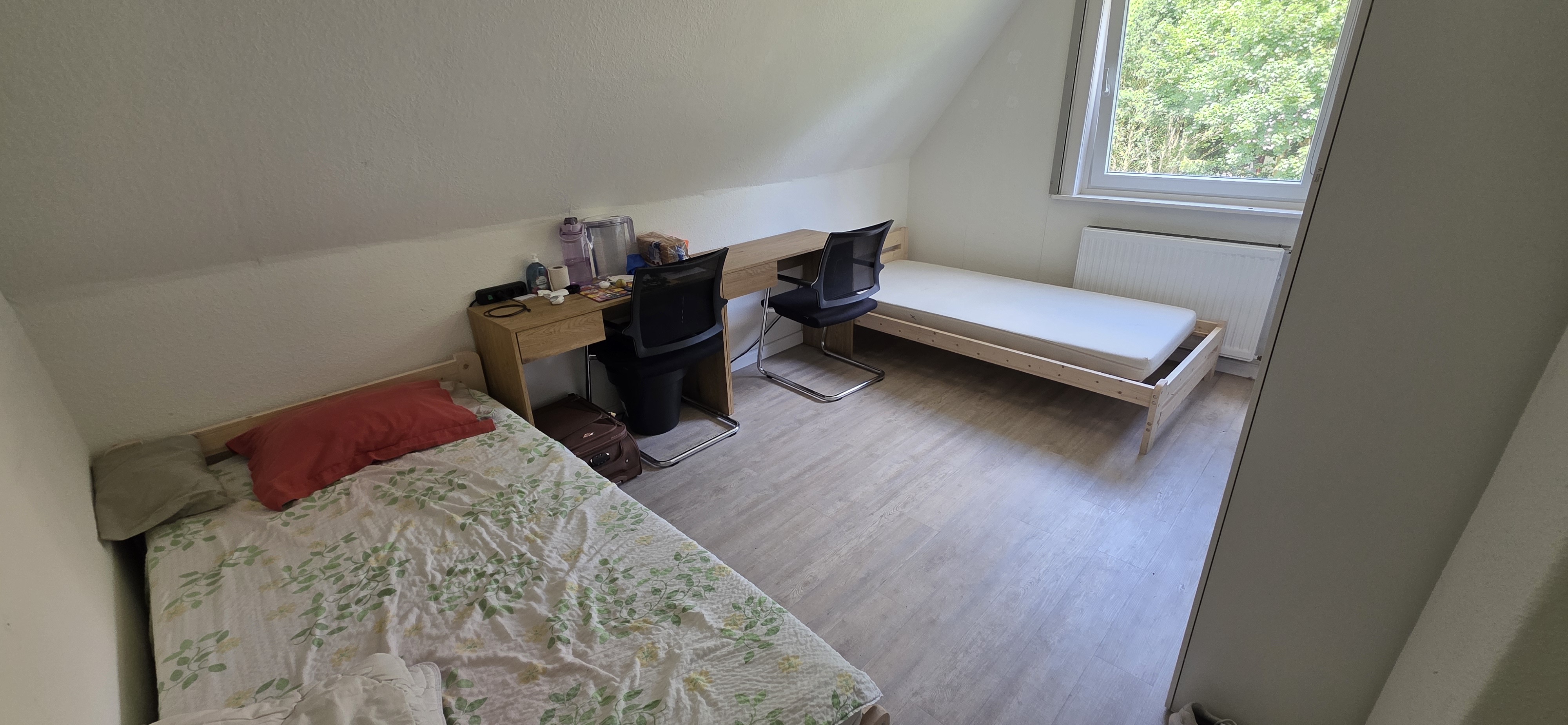 Cheap Shared Room In a Shared House